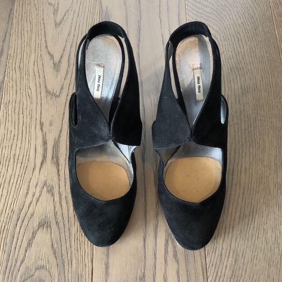 Miu Miu Black Suede Cut Out Round Toe Pumps - Picture 5 of 12